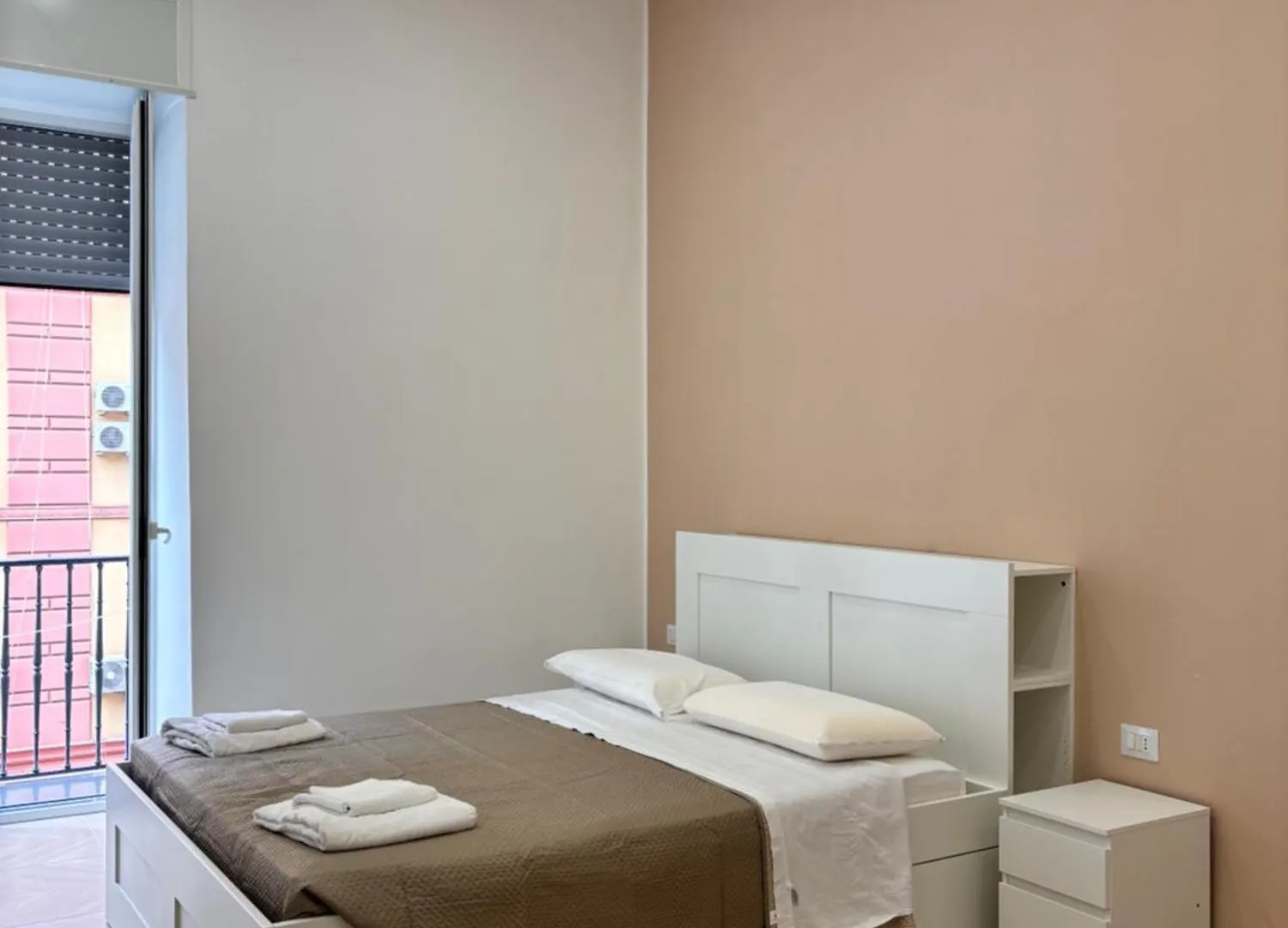 Bed & Breakfast Essentia Home Naples Italy